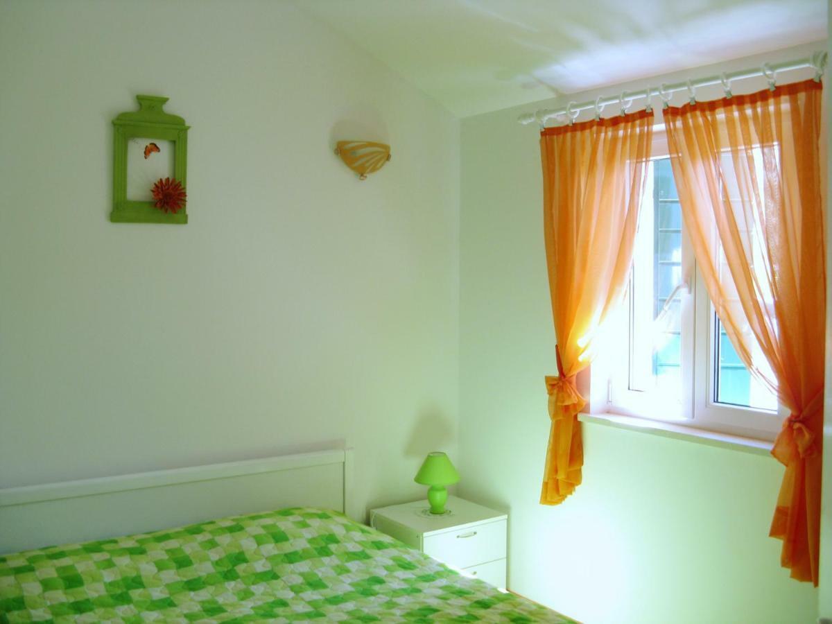 Apartments Nejasmic - Little House For Peaceful And Domestic Vacation بول المظهر الخارجي الصورة